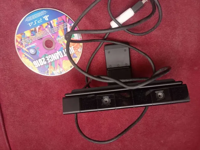 CAMERA PARA PS4 COM O DISCO DE JOGO JUST DANCE 2016
