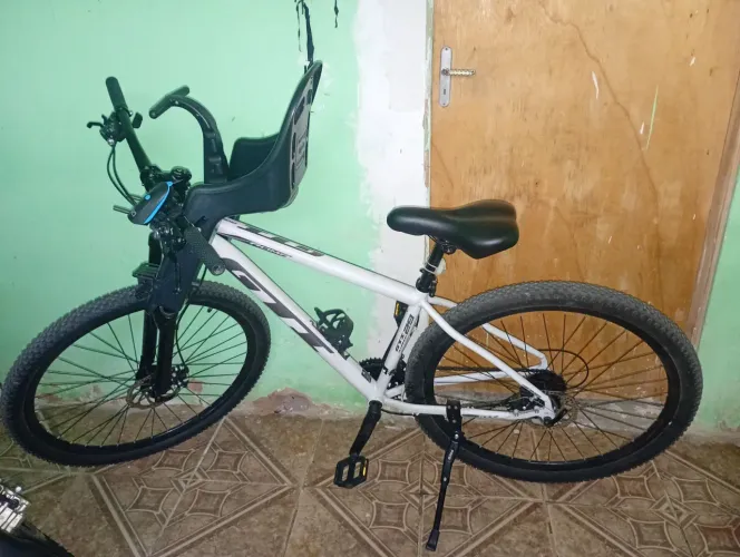 Bicicleta aro 29 GTI com cadeira de bebê nova e revisada.