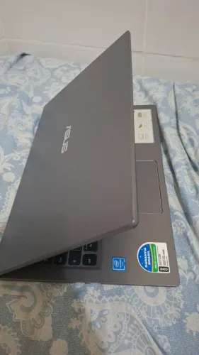 Notebook ASUS Celeron N4020 4GB RAM SSD 119GB - Pouquíssimo Usado