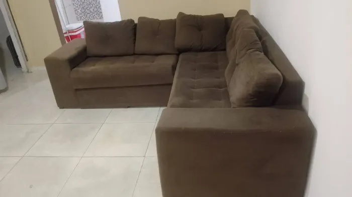 Vende-se sofá de canto semi novo obs não faço entrega e entra contato realmente enterecado