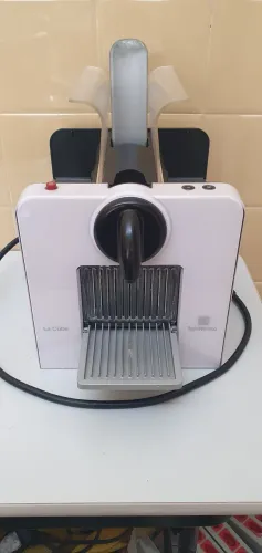 Cafeteira Nespresso Le Cube C180
