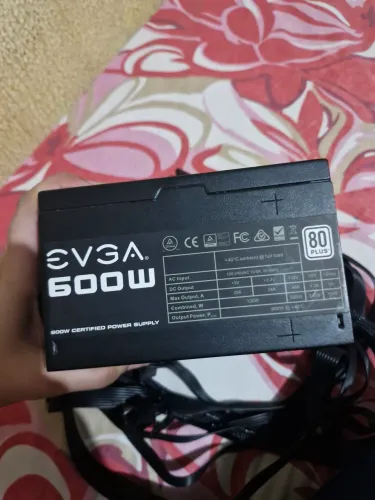 Fonte EVGA 600W - 80 PLUS WHITE - PFC ATIVO - 2 ANOS DE USO