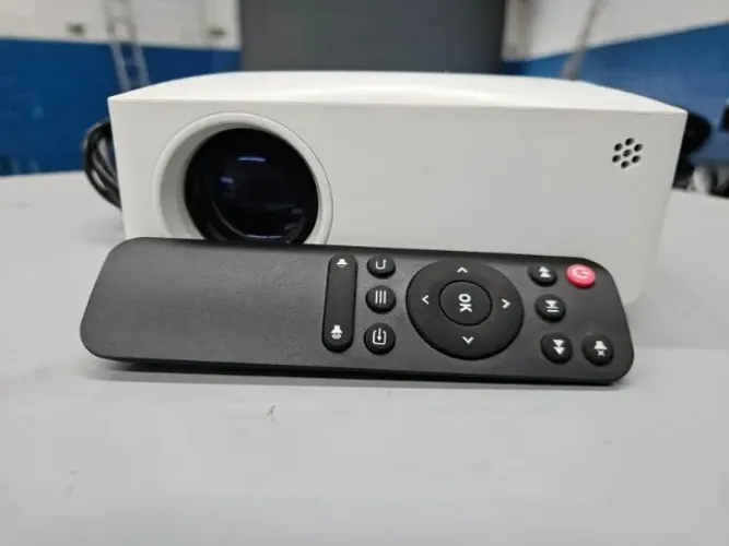 Mini Projetor Portátil Led Y2 Bivolt 1080p 3000 Lumens Wifi