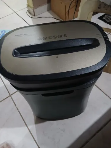 Fragmentador de papel e de cartão de crédito