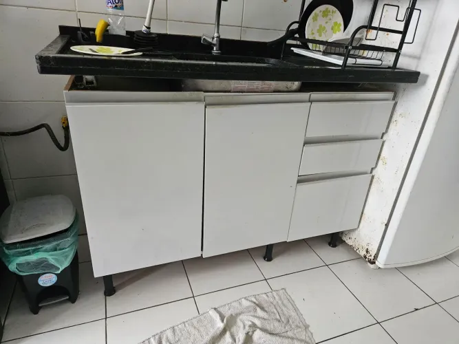 Armário de cozinha completo