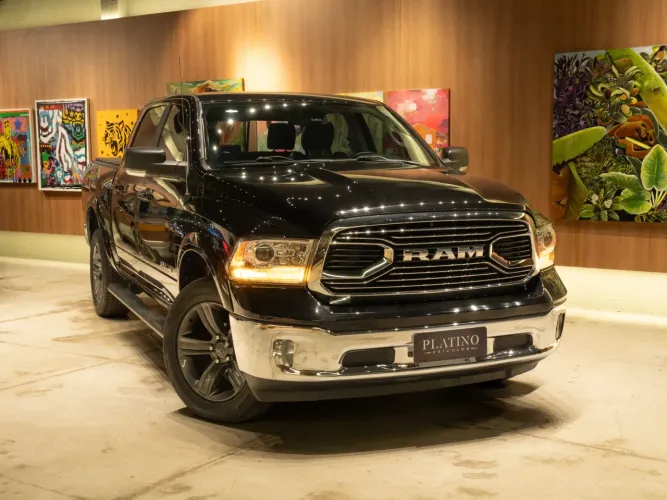 Ram Classic Laramie 5.7 V8 16V Gasolina 4X4 Aut. 2023