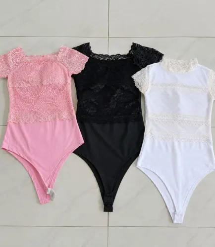 Kit com 3 Bodys Femininos com Renda - R$ 50,00