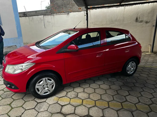 Chevrolet Onix Hatch LT 1.0 8V Flex Power Mec. 4P 2013