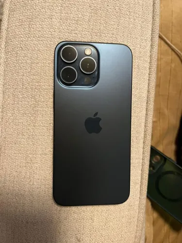 15 PRO MAX IPHONE. SEM MARCAS PRA SAIR LOGO.