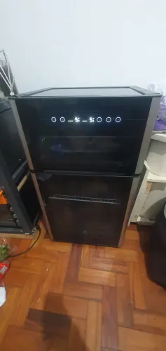 Frigobar adega Electrolux 100L 2 portas  muito bem conservado.