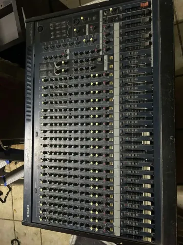 Mesa Yamaha 24 canais
