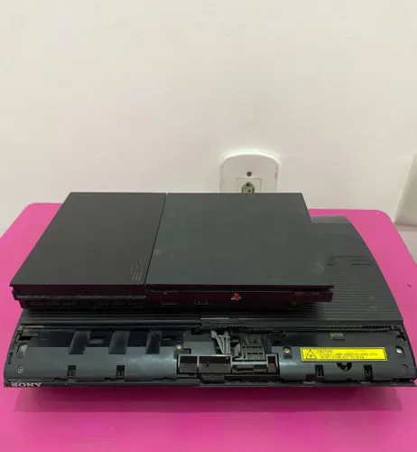 Vendo ps3 e PS2 ambos, PS2 não está dando imagem e o ps3 não sei qual e o defeito