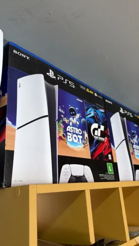 PS5 slim com 2 jogos lacrado