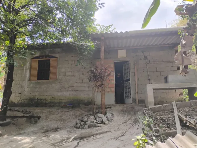 Lote com casa a venda nova Contagem bairro estaleiro(moto e carro como parte do pagamento)