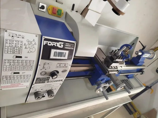 Torno de bancada 750 mm