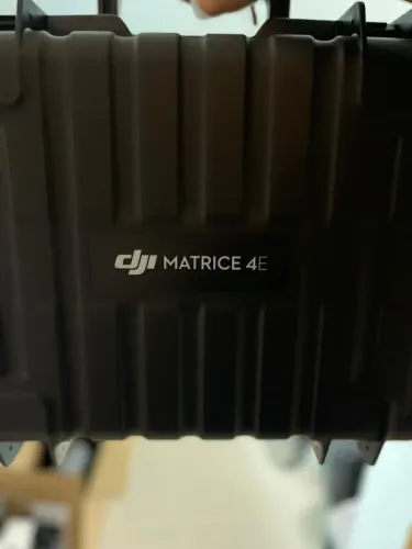 Drone DJI Matrice 4 Enterprise Combo - 1 ano de garantia
