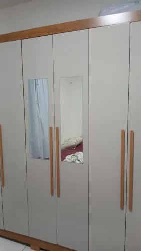 Guarda roupa seminovo pouco uso