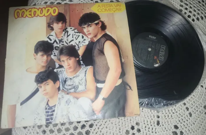 COMBO de LP's Menudos: A Festa vai começar(1985) e Os últimos heróis(1990).