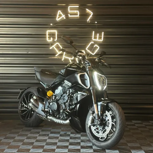 DIAVEL V4 PRETA 2025/2025