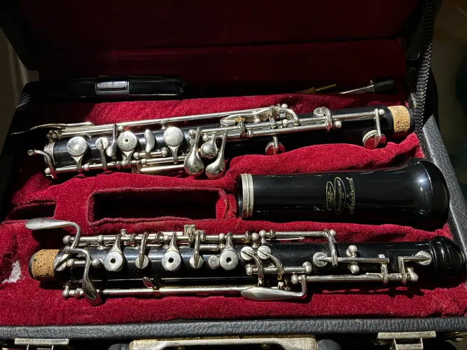OBOÉ BUESCHER FABRICADO PELA SELMER 