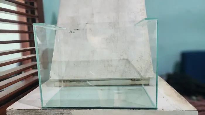 Aquário de vidro 7,5L em ótimo estado 