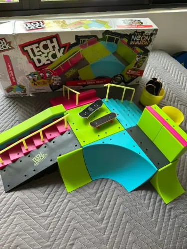 Pista de Skate de Dedo Tech Deck Original - Neon Invasion