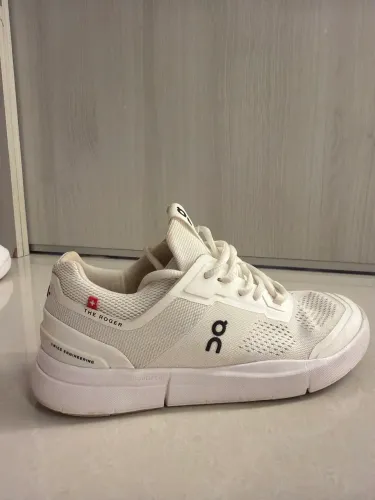 Tênis ON THE ROGER spin Feminino 35