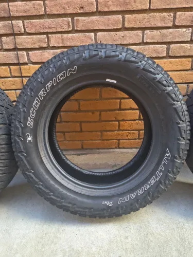 4 Pneus Pirelli Scorpion All Terrain Plus 235/65/27