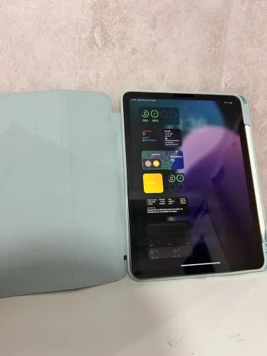 iPad Air M1 -com Apple Pencil 2 - impecável