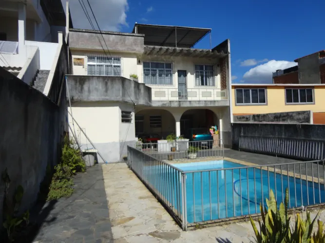 Casa à venda na Rua Cincinato Chaves, Vista Alegre, Rio de Janeiro - RJ