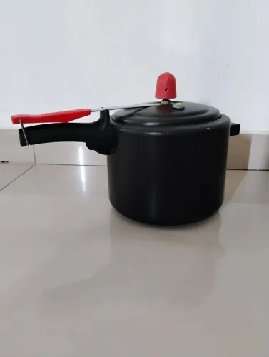 Panela de pressão usada