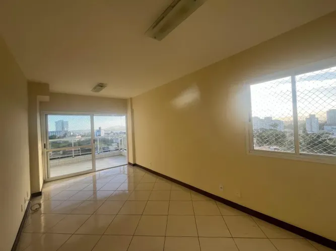 Vendo apartamento no Alto da Glória com 2 quartos e vista deslumbrante
