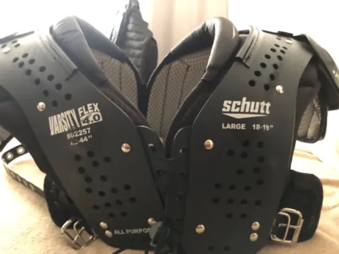 Shoulder pads e Protetor de costela Schutt Futebol Americano