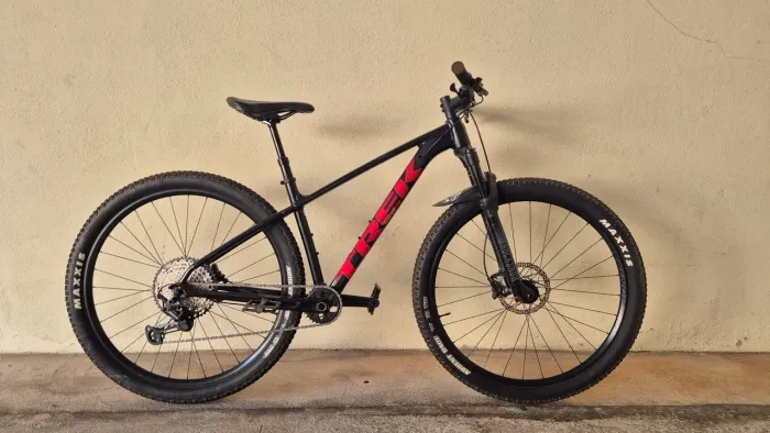 Trek X-Caliber 9 / Bike Aro 29 / Canote Retratil / Cambio XT