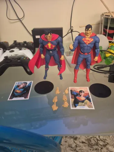 Superman e Ultraman McFarlane Toys