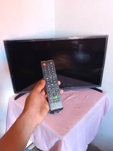 Vendo ou troco uma TV Smart de 32 polegadas Samsung novinha no plástico 
