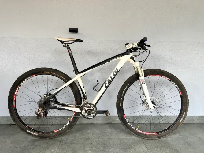 Caloi Elite Carbon tamanho 17?
