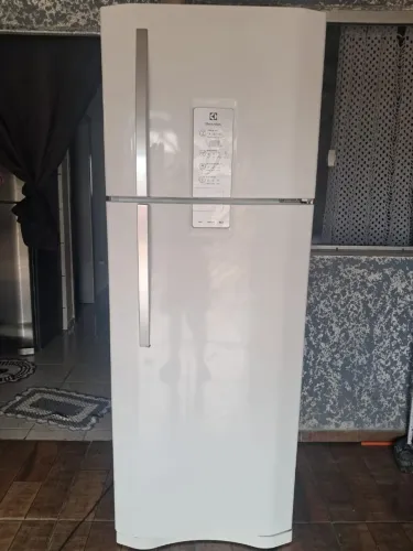 Vendo geladeira Electrolux frost free