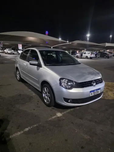 Volkswagen Polo Sedan 1.6 MI Total Flex 8V 4P 2013
