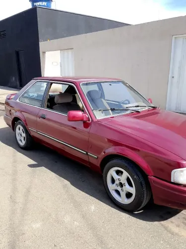Ford Escort Ghia 1.8i / 1.8 / 1.6 (álcool) 1989