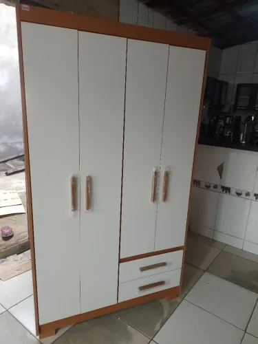 GUARDA ROUPA DE SOLTEIRO 4 PORTAS E 2 GAVETAS NOVOS NA CAIXA FAZEMOS A ENTREGA GRÁTIS