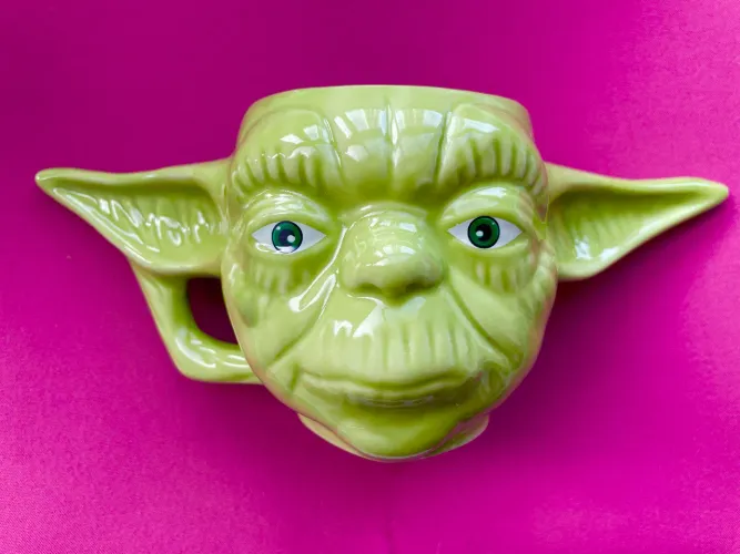 Caneca 3D Mestre Yoda - Star Wars (Cerâmica / Colecionável)