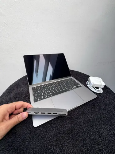 MacBook Pro - 32gb de ram, 2tb HD, 1.5gb de vídeo, bateira 100-%
