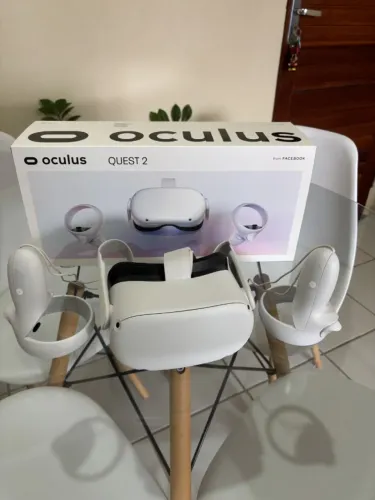 Meta Quest 2 64GB VR Sem Fio + Controles Originais - Ótimo Estado