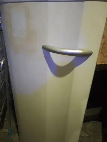 Frizer Eletrolux vertical em ótimo estado. Só precisa colocar o gaz e trocar a borracha.