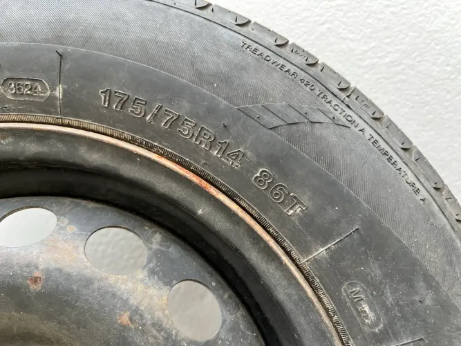 Estepe Fiat aro 175/75/14 ( 350 reais )