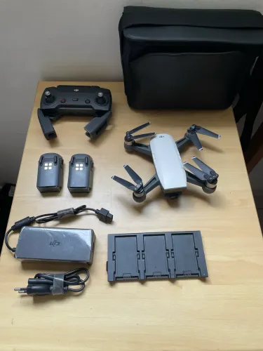 Drone DJI Spark + Controle + 2 Baterias (Revisado)