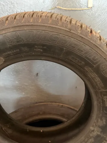Vendo pneu Michelin 175/70 R14