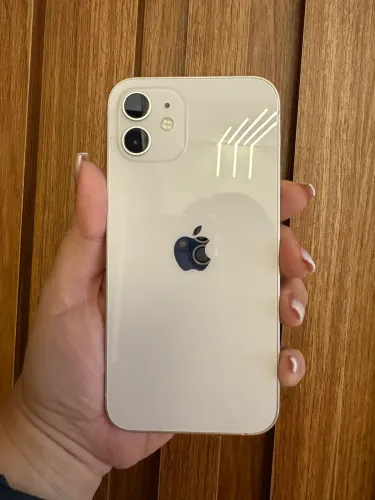 Vendo iPhone 12 novinho