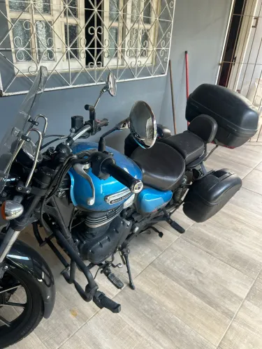 Royal Enfield Meteor 350 Supernova 2022 completa com baús, viseira e sissybar